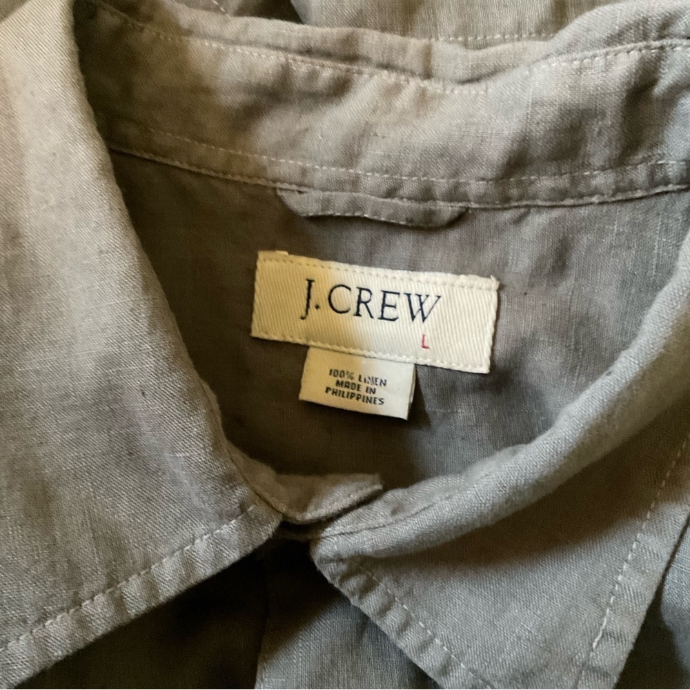 Men’s used size L large J Crew button front short sleeve grey colored shirt - Picture 2 of 3